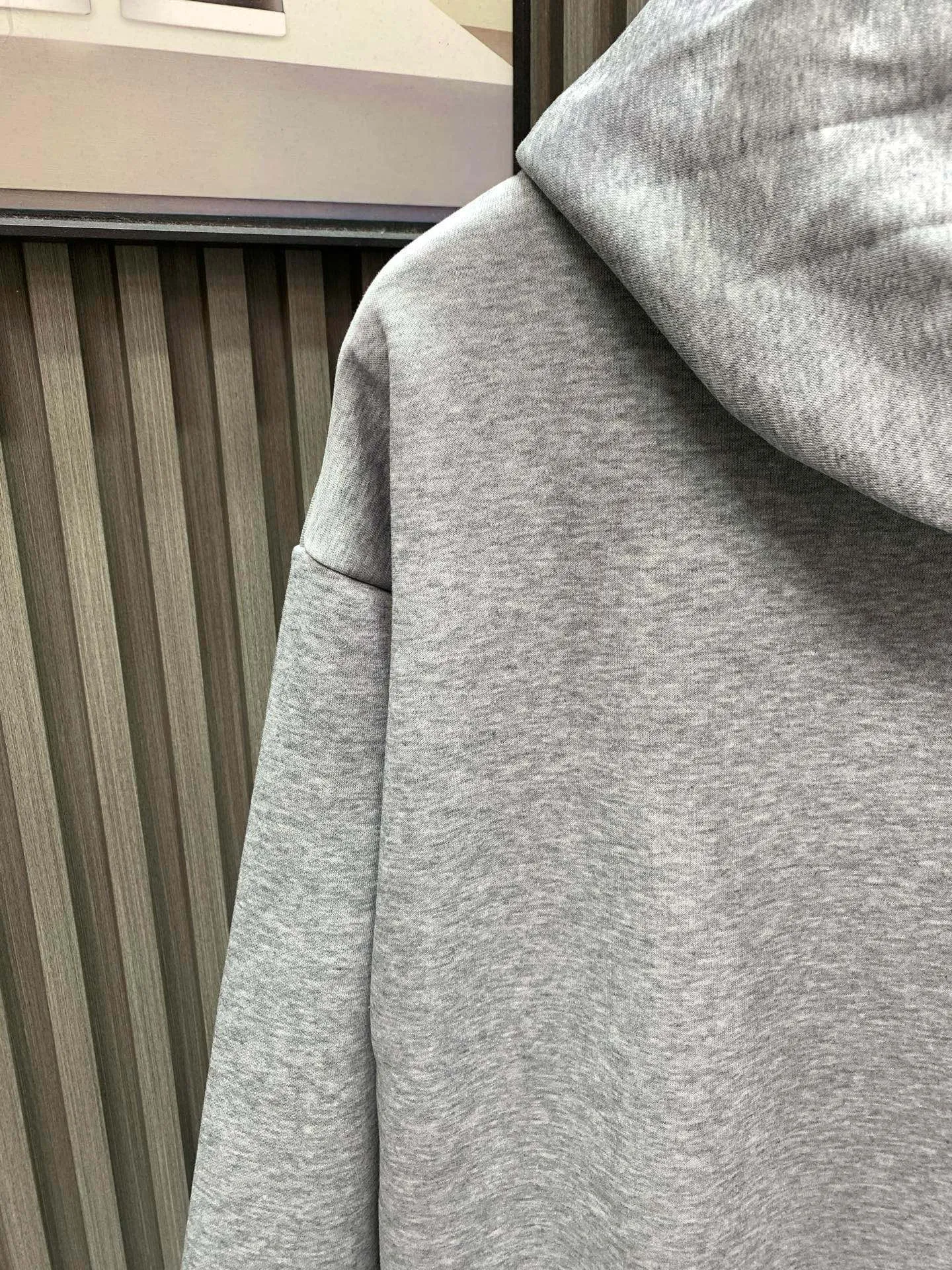 🅿️280 🀄️ Louis Vuitton Louis Vuitton Louis Vuitton 25ssIv paper airplane master design trendy brand new printed round neck sweatshirt autumn and winter 400 grams of pure cotton ➕ silver fox velvet New trendy classic sweatshirt Exquisite tailoring High-quality craftsmanship Made of custom-woven and dyed pure cotton fabric about 400 grams of pure cotton sweatshirt fabric Pattern imported digital printing technology Durable and washable, long-wearing without deformation Micro wide and versatile, the latest brick cabinets for men and women are synchronized, os dropped shoulder version, fashionable and individual, super versatile and good-looking, very suitable for both men and women, a must-have style, tag collar, washed wheat, complete with three labels